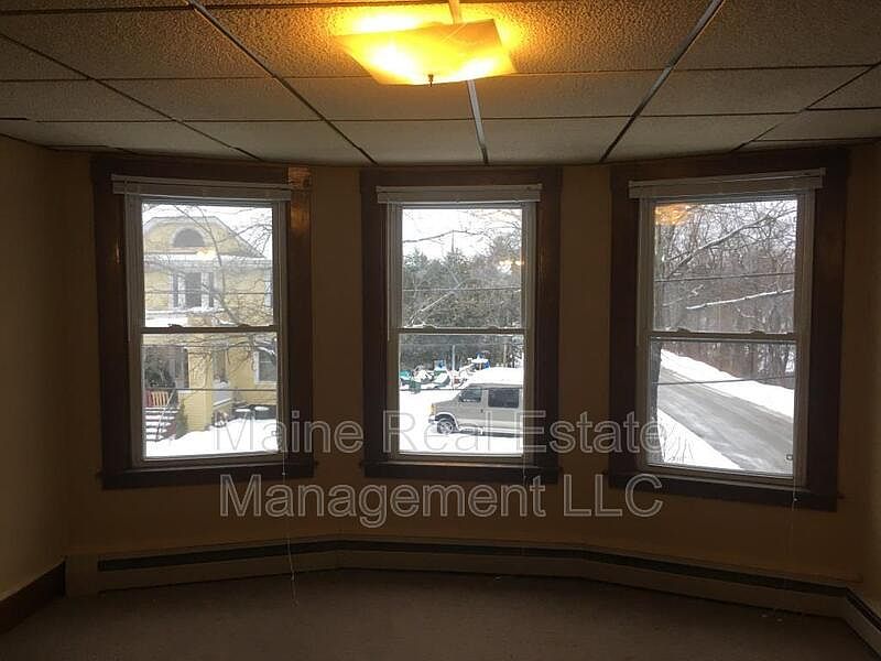 4 Chamberlain St UNIT 2, Brewer, ME 04412 Zillow