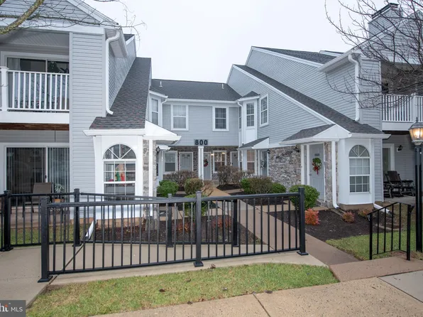 805 Mews Dr #805, Sellersville, PA 18960