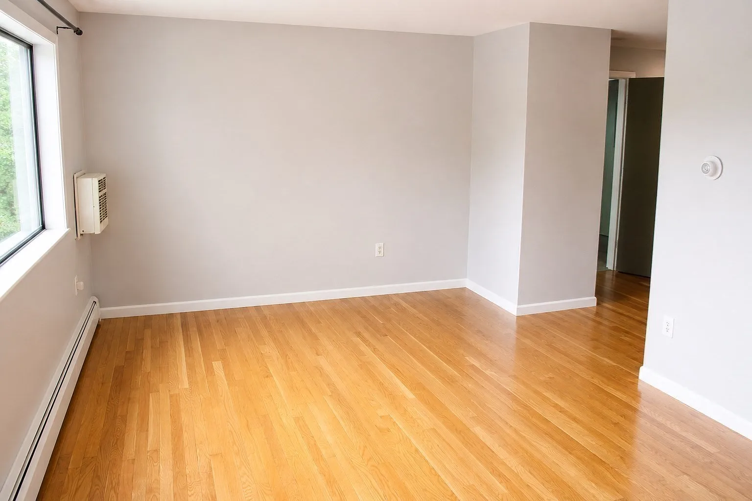 295 Main St — Photo 4