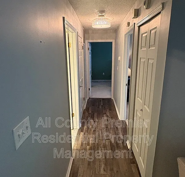 60 Versailles Ct — Photo 10