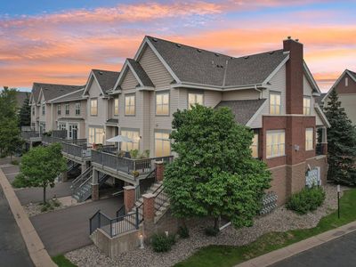 8100 Oakview Cir N, Maple Grove, MN, 55369