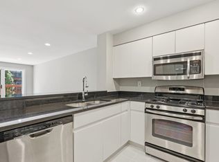 302 Nelson Ct #302, Edgewater, NJ 07020