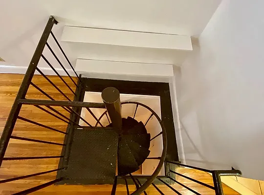 Rented by Compass | media 7