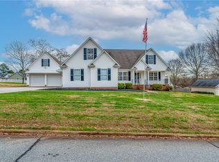7 Brook Laurel Ln, Taylors, SC 29687
