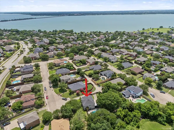 1045 Hillcrest Cir, Rockwall, TX 75087