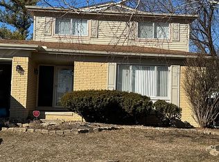 18480 Lincoln Dr, Lathrup Village, MI 48076