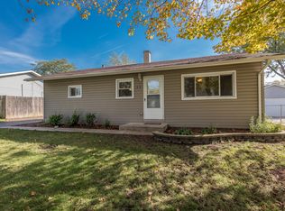 213 Cypress Dr, Streamwood, IL