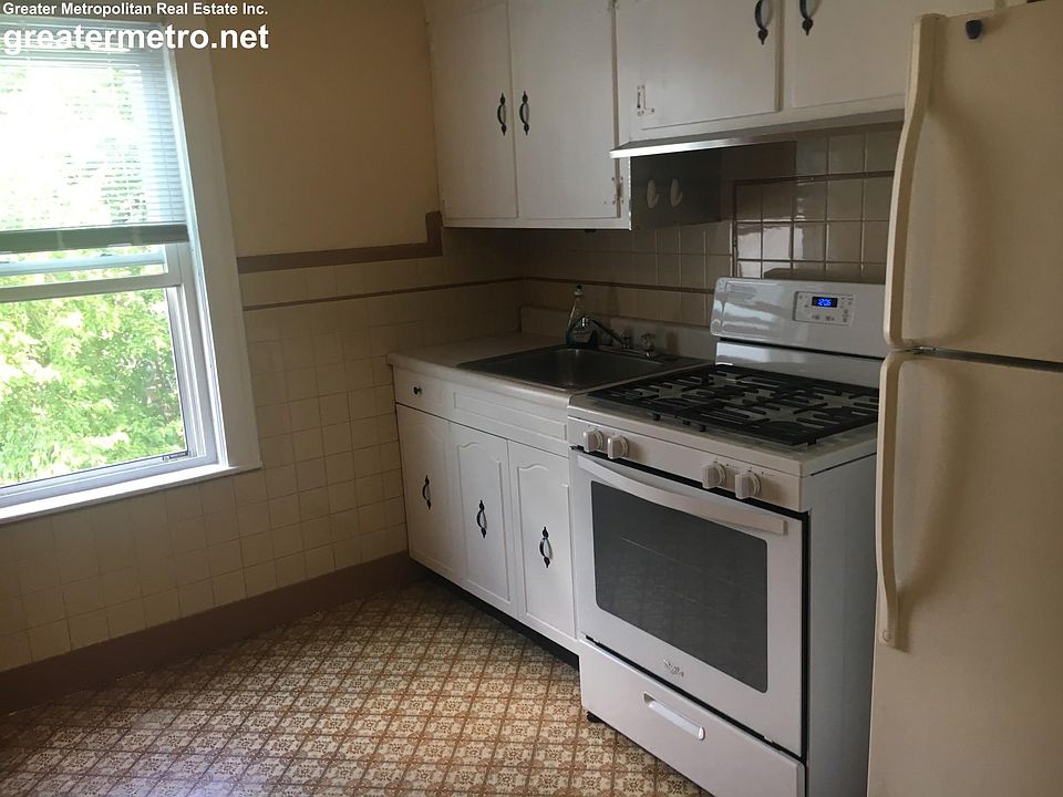 2nd image of 37 Wareham St #1
