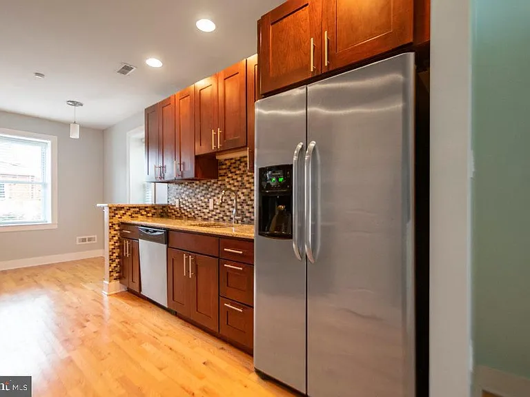 2147 Ellsworth St — Photo 6