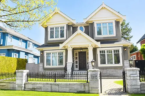 2400 Oliver Cres Photo 1
