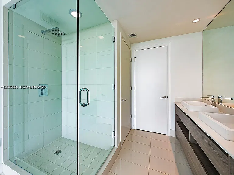 460 NE 28th St #3608 — Photo 5