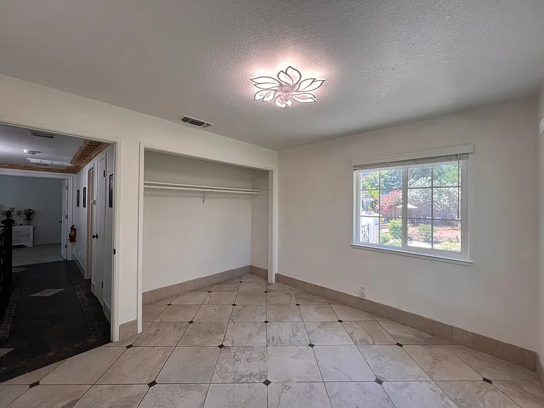 912 Yosemite Ln — Photo 21