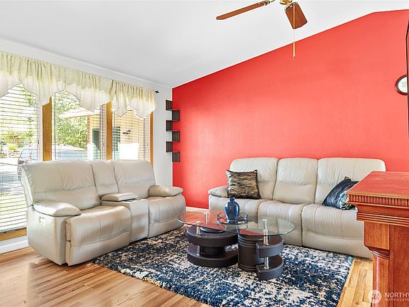 5th image of 3069 Monterey Drive