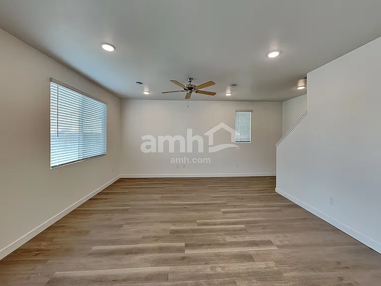 12638 W Flynn Ln — Photo 8