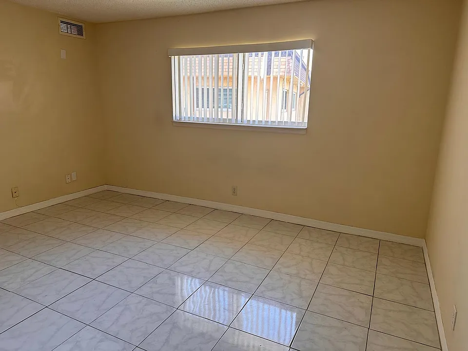 2930 NW 55th Ave #2A