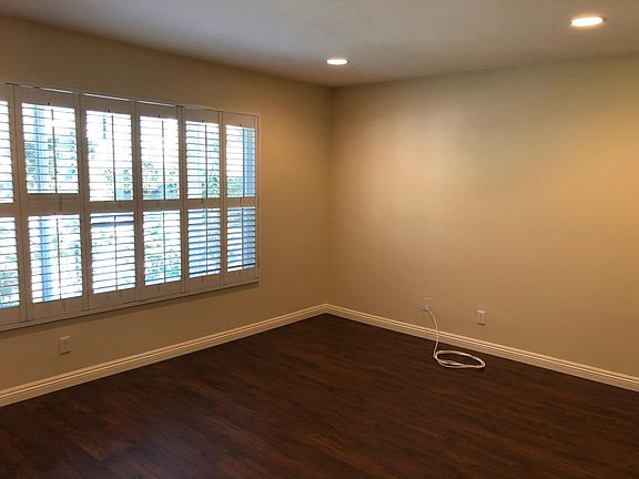 3rd image of 2666 La Paloma Cir