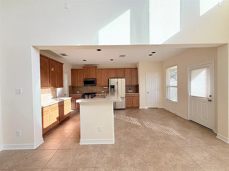 28015 Silverstream Ct — Photo 5
