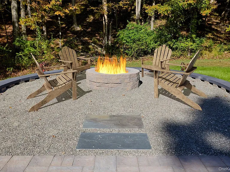 568 Oak Summit Rd — Photo 7
