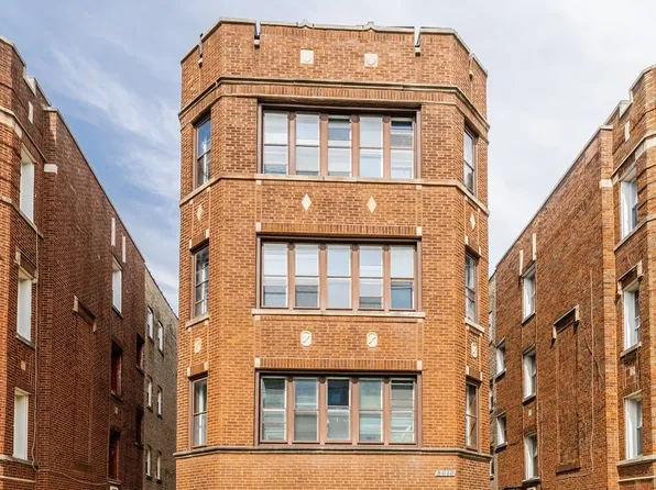 8010 S Phillips Ave, Chicago, IL 60617