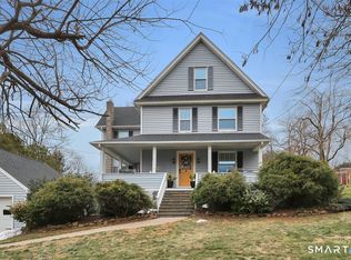 153 Country Club Rd, Middletown, CT 06457