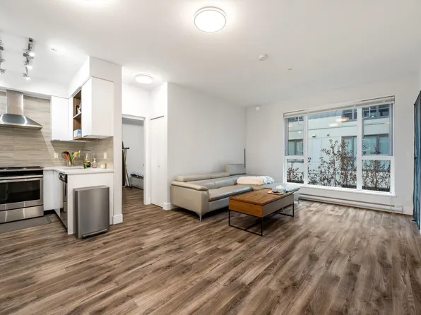 5355 Lane St #309, Burnaby, BC V5H 0H1