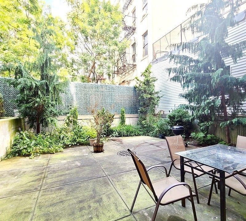 1st image of 209 Meserole St
