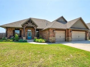 4520 Hidalgo Ave, Mustang, OK 73064