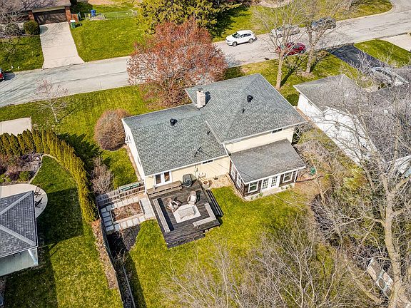 5th image of 955 Brentford Dr
