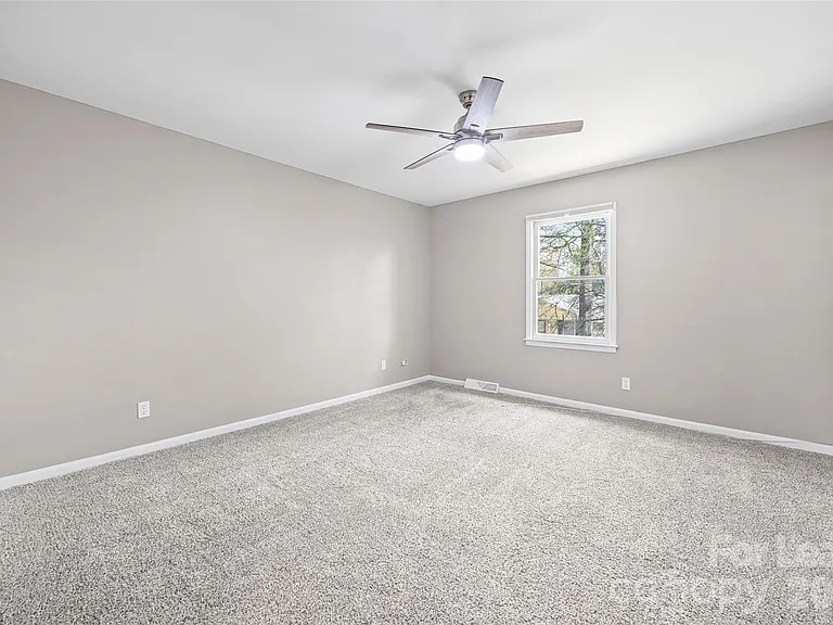 1933 Ebenezer Rd — Photo 18