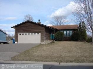 9492 Wellington Ln N, Maple Grove, MN 55369