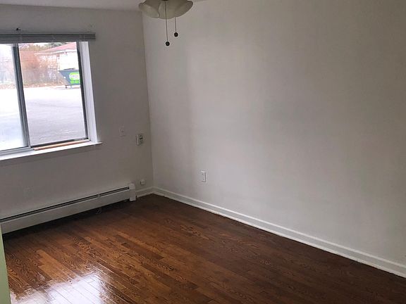  Bedroom  W/Ceiling Fan