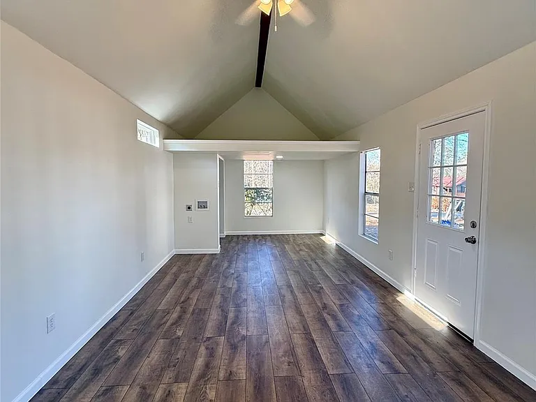 465 Impala Dr — Photo 1