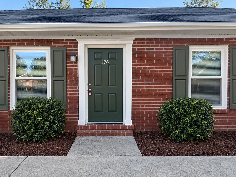 230 Lanier Dr #176