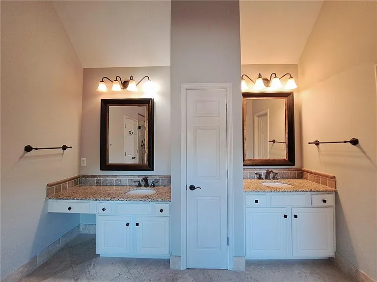 2242 Lenox Walk — Photo 42