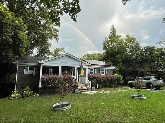 2nd image of 3522 Driftwood Dr