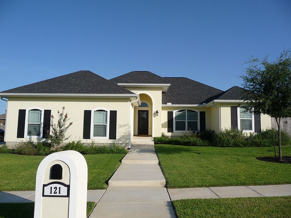 1st image of 121 Lauren Ct