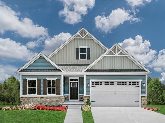 2109 Mainsail Dr, Carrollton, VA 23314