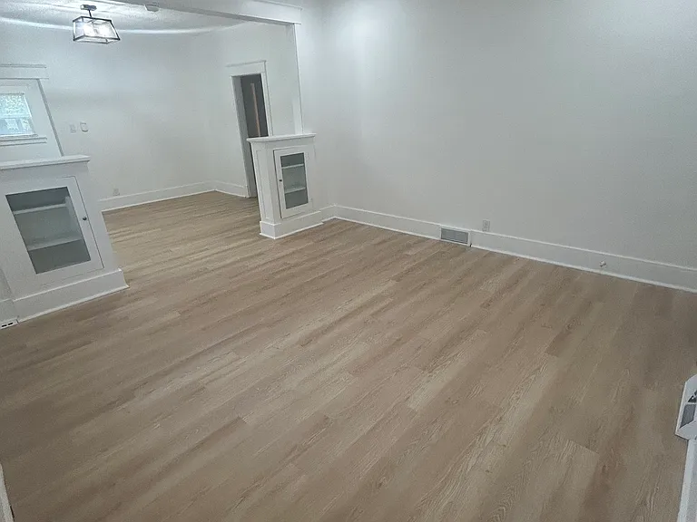 415 S Harrison St — Photo 3