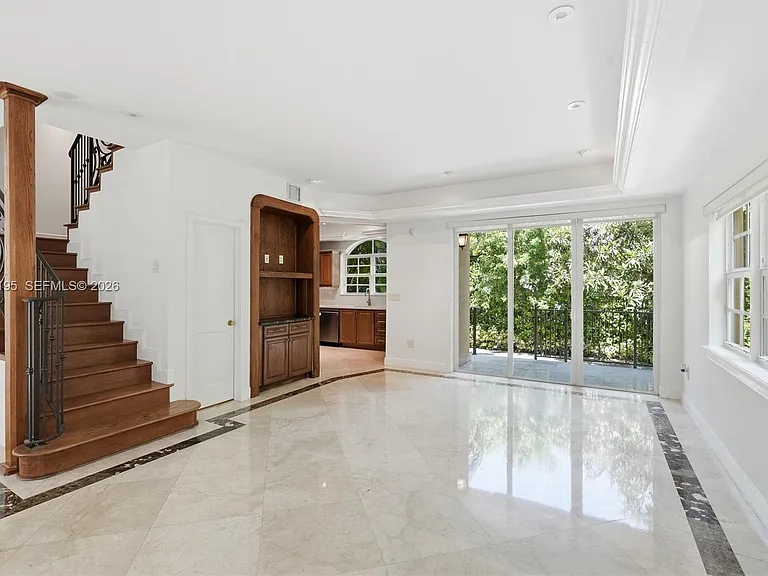 592 Fernwood Rd #B — Photo 6