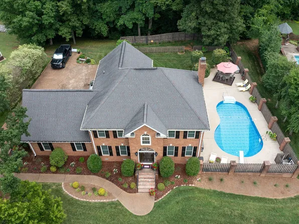 129 Baldridge Dr, Cottontown, TN 37048