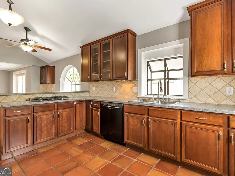 2467 Ellijay Dr NE — Photo 8