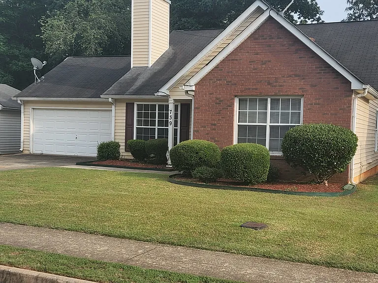 739 Hynds Springs Dr — Photo 2