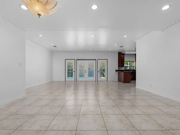 17434 Emelita St — Photo 14