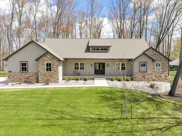 2442 Loxley Ct, Suamico, WI 54173