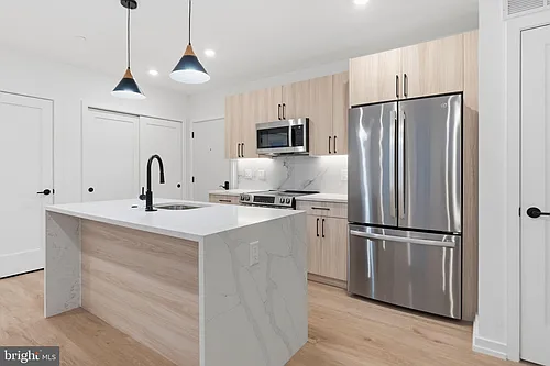 208 Vine St #3E Photo 1