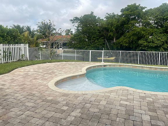 backyard/pool