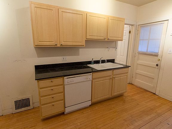 5th image of 2700 N Ashland Ave #2