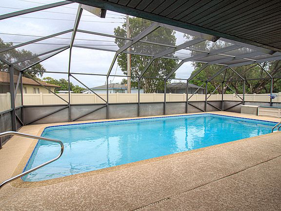 3rd image of 769 Lindo Lane