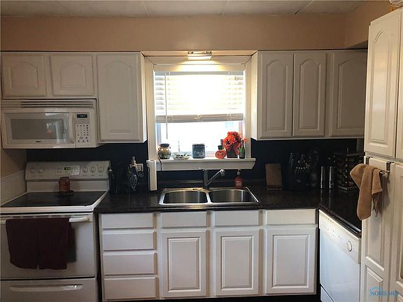 2nd image of 646 S Prospect St