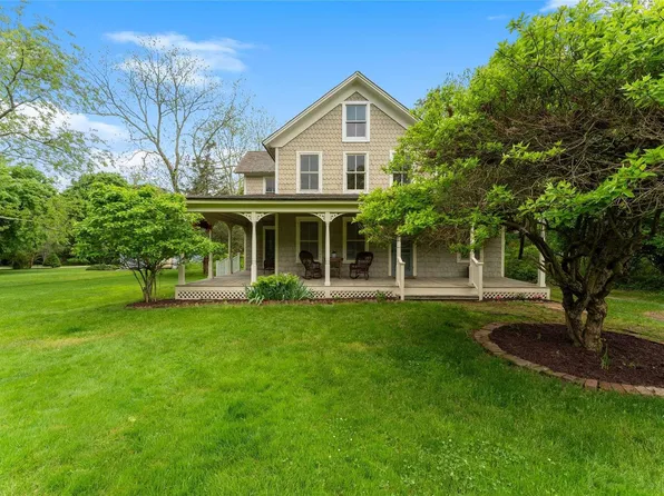 34 Evergreen Avenue, East Moriches, NY 11940